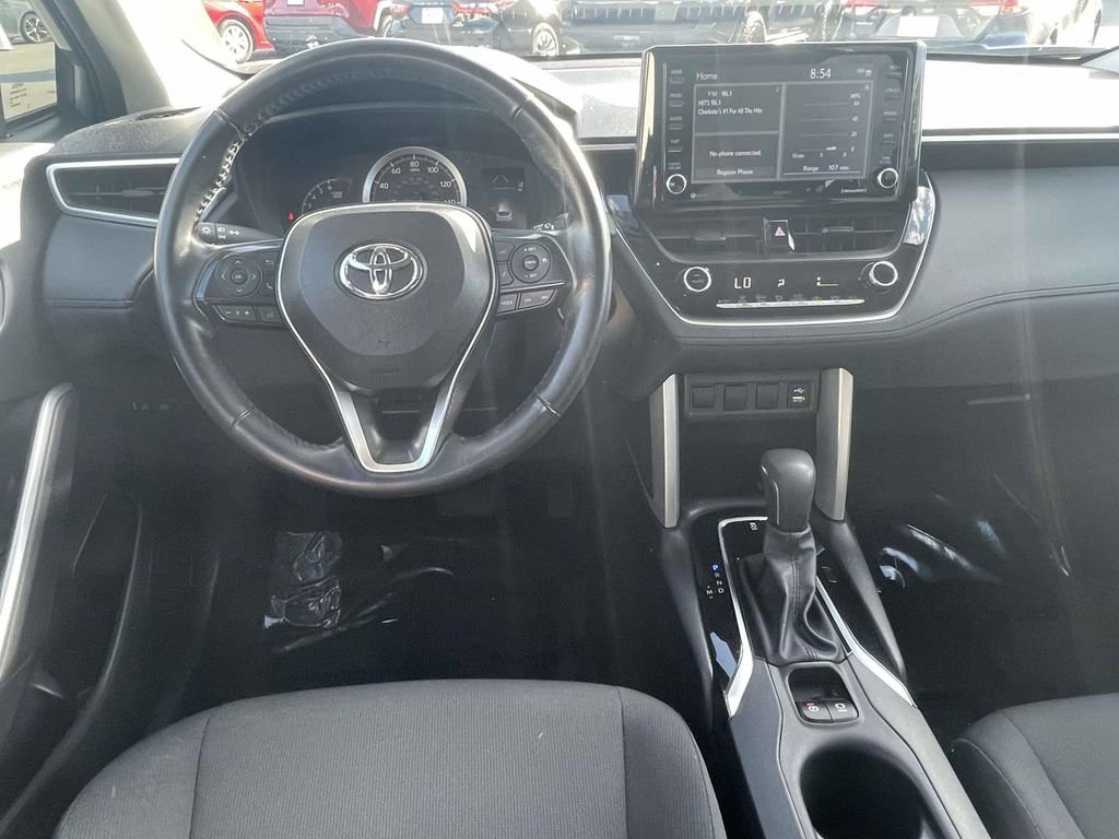 Used 2022 Toyota Corolla Cross LE AWD/4WD image 16