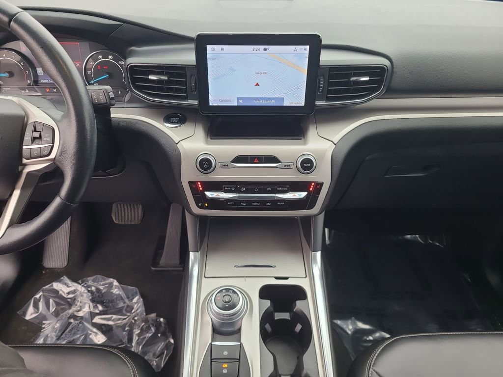 Used 2023 Ford Explorer XLT image 34