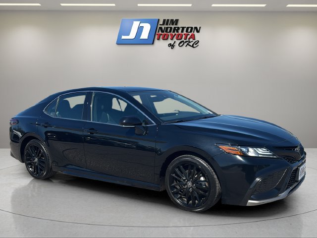 Used 2024 Toyota Camry XSE FWD image 3