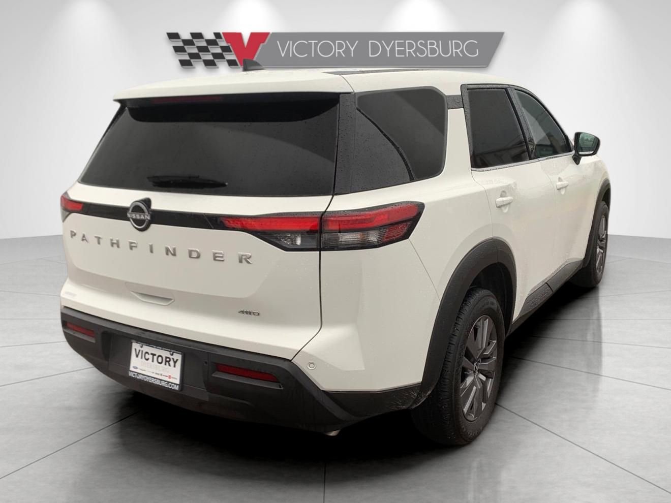 Used 2025 Nissan Pathfinder S image 8