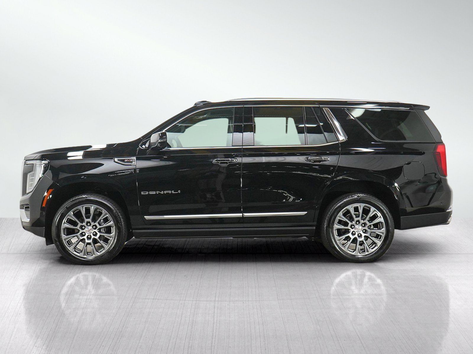 Used 2025 GMC Yukon Denali w/ Denali Reserve Package AWD/4WD image 2
