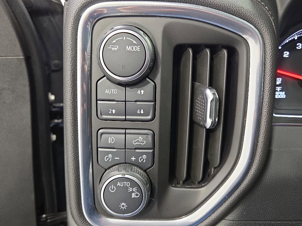 Used 2021 Chevrolet Silverado 1500 LT Trail Boss w/ Convenience Package II AWD/4WD image 29