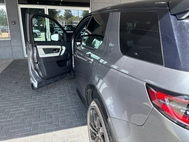 Used 2025 Land Rover Discovery Sport Dynamic SE AWD/4WD image 6