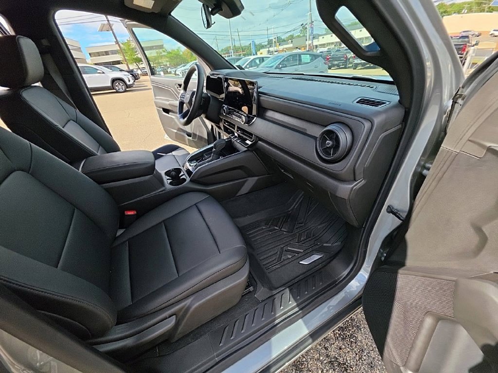 Used 2024 Chevrolet Colorado W/T w/ Safety Package RWD image 24