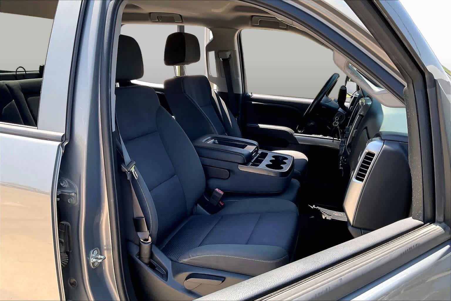 Used 2017 Chevrolet Silverado 1500 LT w/ All Star Edition AWD/4WD image 9