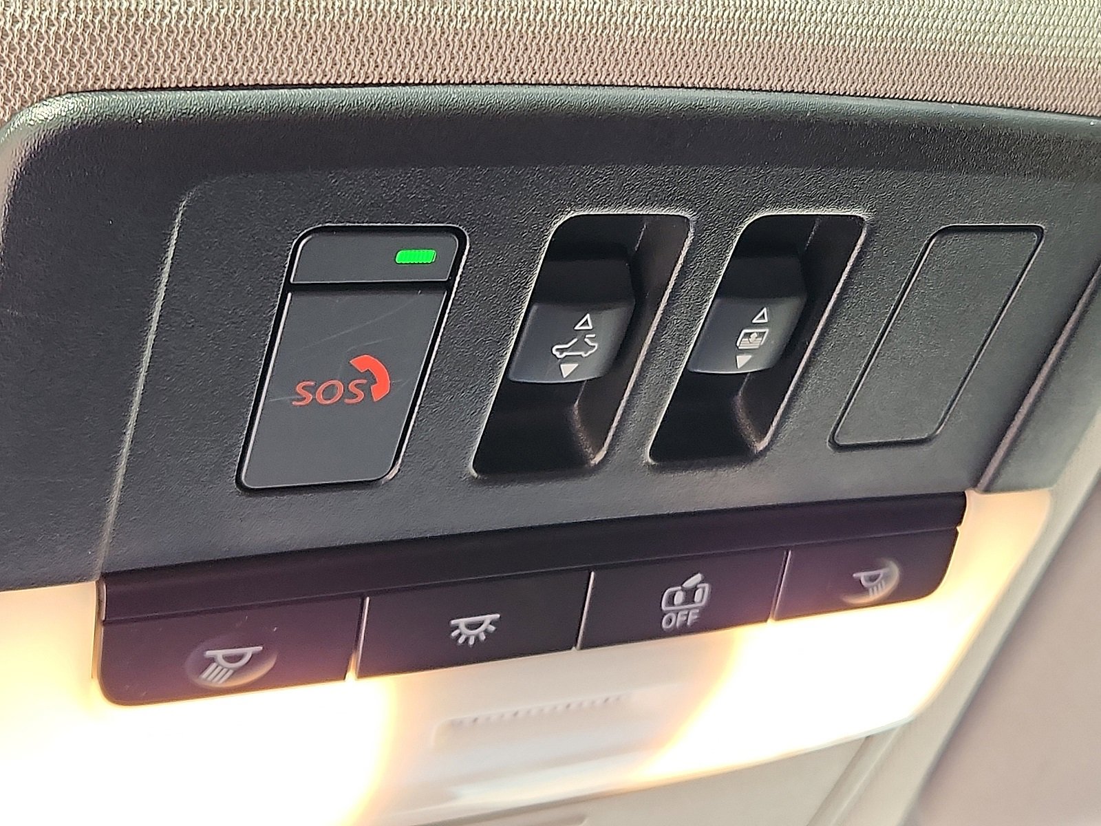 Used 2024 Nissan Pathfinder Platinum image 19