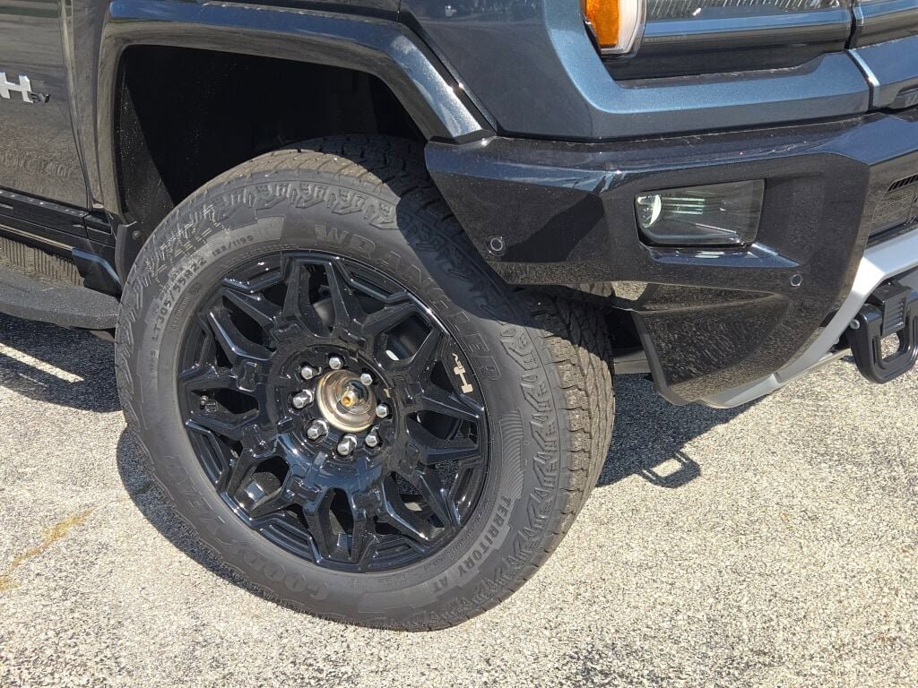 New 2025 GMC Hummer EV 2X image 3