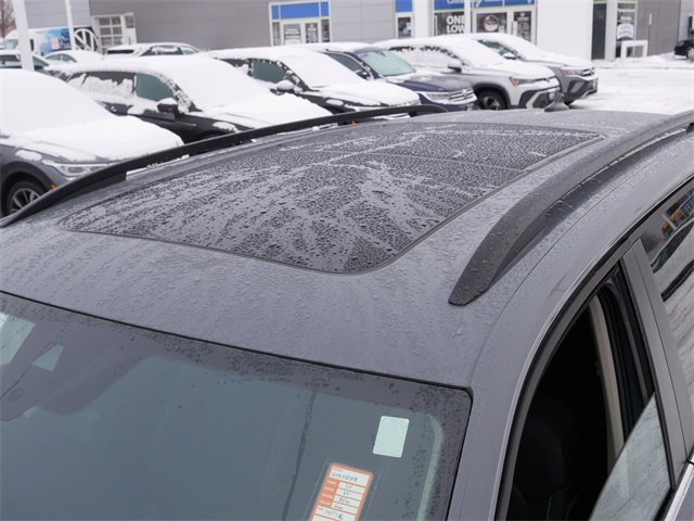 Certified 2025 Volkswagen Atlas SE image 11