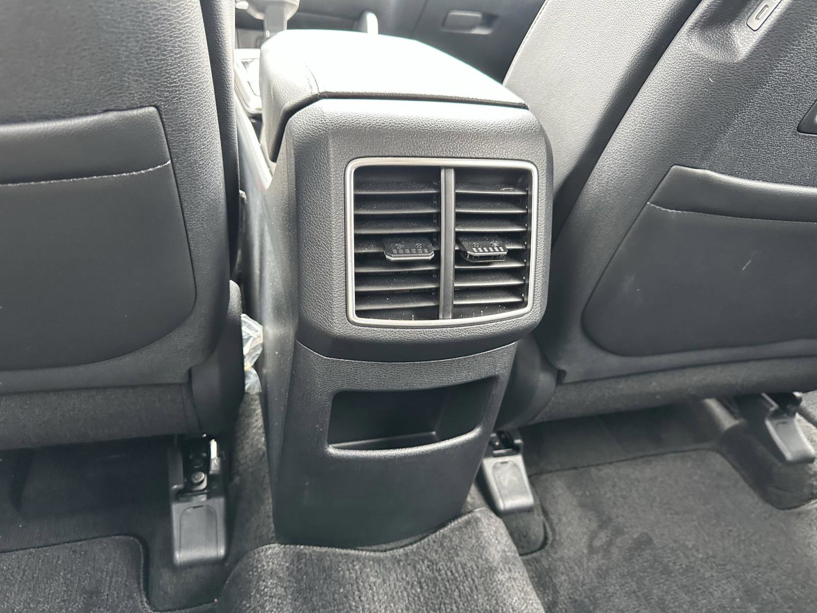 Used 2026 Kia Sportage EX w/ EX Panorama Roof Package FWD image 17