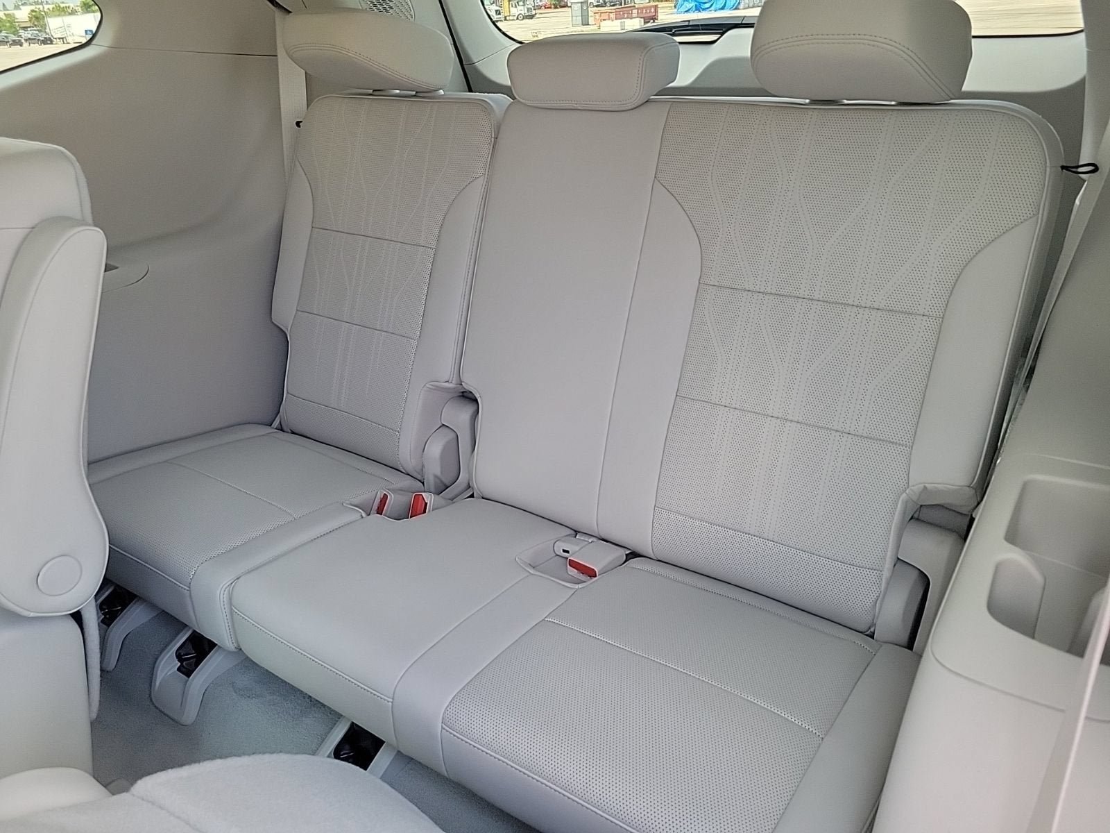 New 2026 Buick Enclave Avenir w/ Super Cruise Package FWD image 11