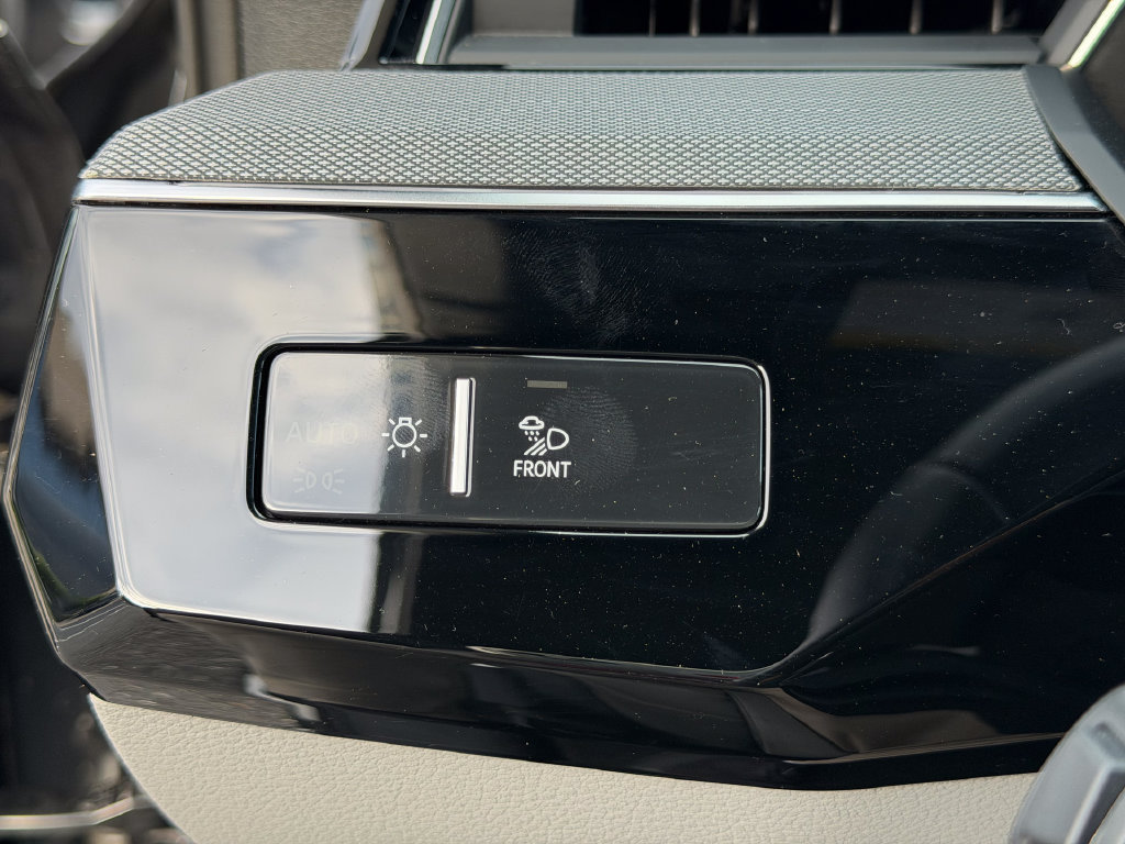 Certified 2024 Audi Q8 e-tron Prestige w/ Prestige Package AWD/4WD image 38
