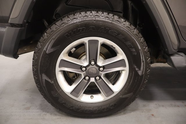 Used 2019 Jeep Wrangler Unlimited Sahara w/ Uconnect 4C Nav & Sound Group image 25