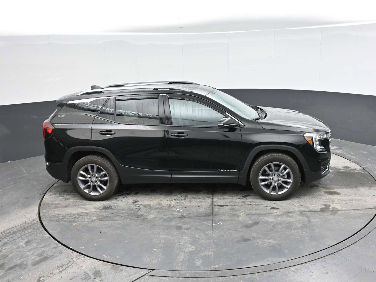 Used 2022 GMC Terrain SLT w/ Infotainment Package II image 18