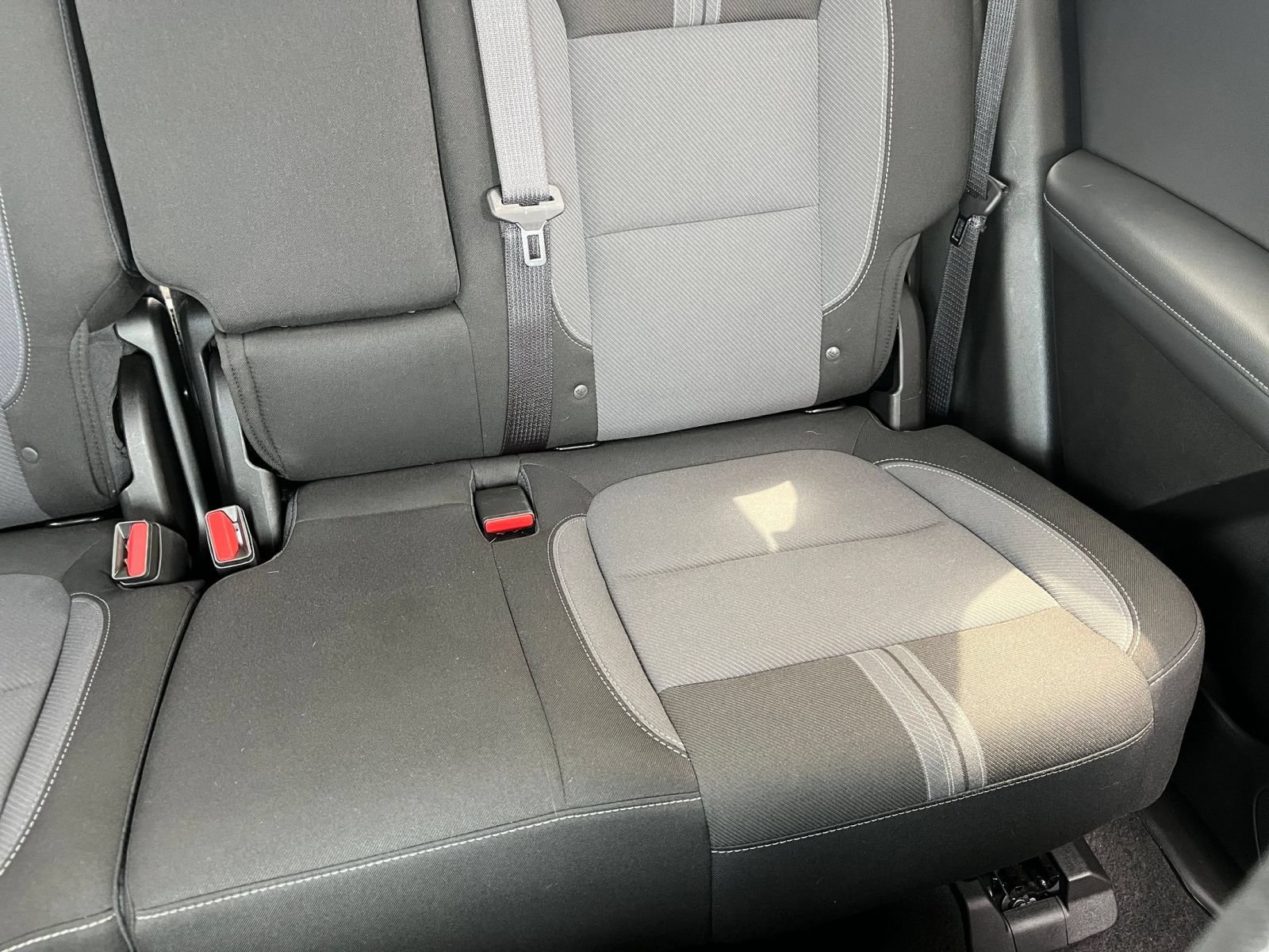 Used 2025 Chevrolet Blazer LT FWD image 38