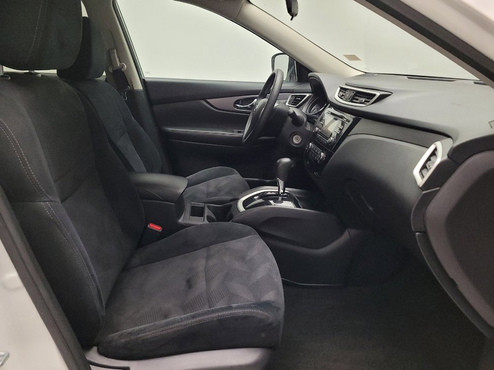 Used 2016 Nissan Rogue S w/ S Family Package FWD image 21