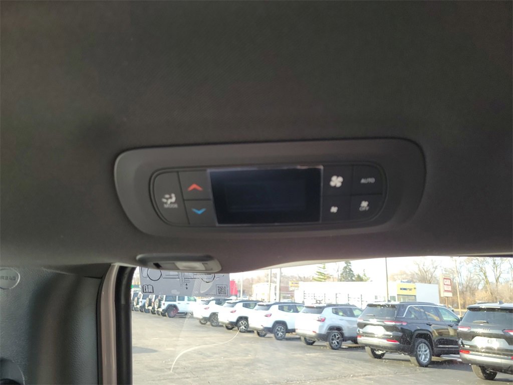 New 2026 Chrysler Pacifica Limited image 13