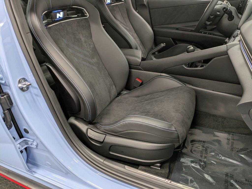 Used 2025 Hyundai Elantra N Base image 28