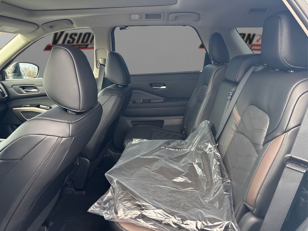 New 2025 Nissan Pathfinder Platinum w/ Lighting Package (N92) image 8