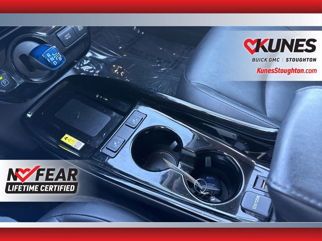 Used 2022 Toyota Prius XLE image 34