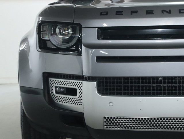 Used 2023 Land Rover Defender 110 SE image 45
