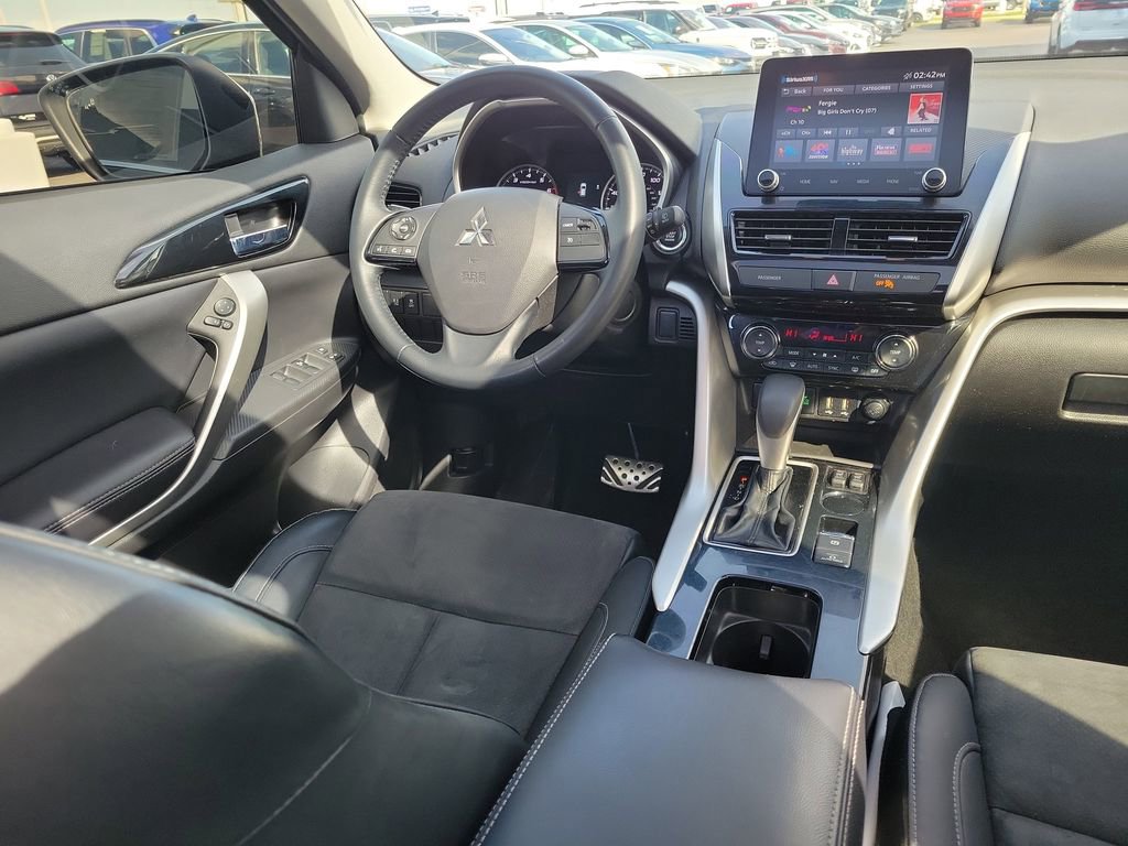 Used 2022 Mitsubishi Eclipse Cross SE image 13