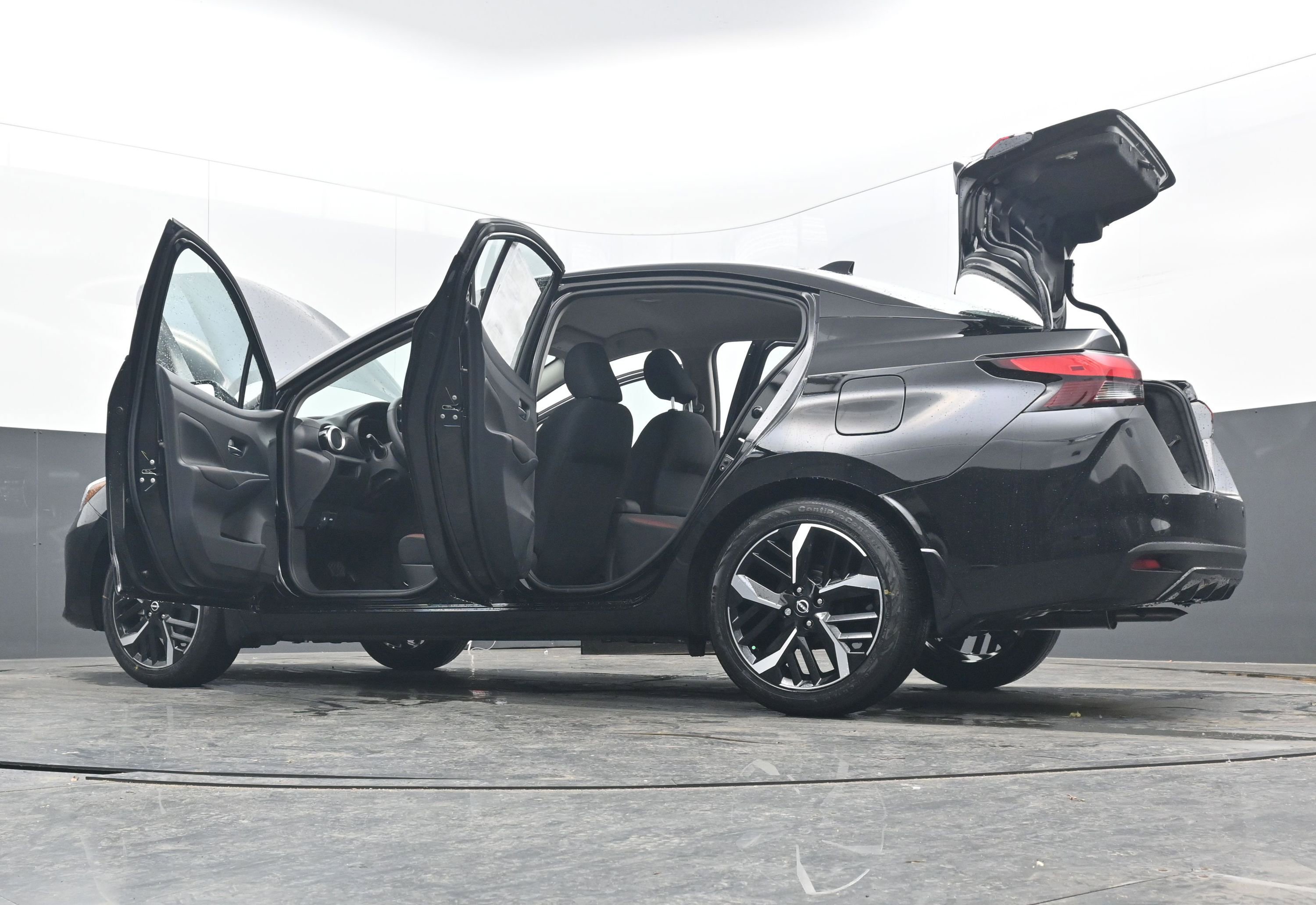 New 2025 Nissan Versa SR image 42