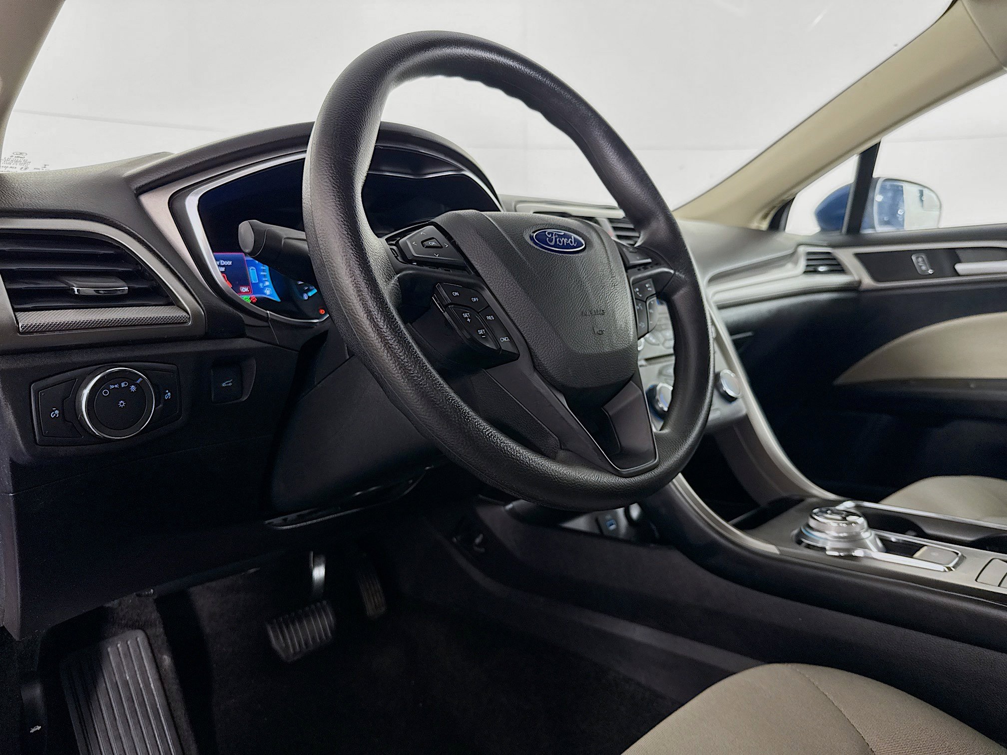 Used 2018 Ford Fusion S image 22