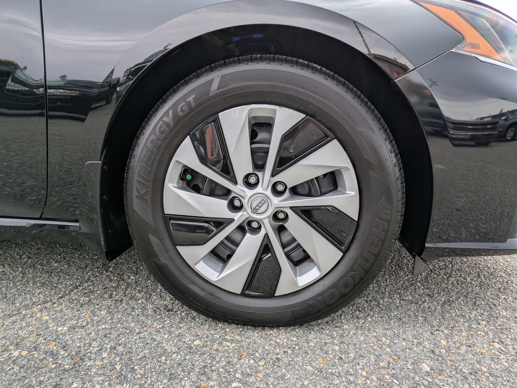 Certified 2025 Nissan Altima 2.5 S FWD image 12