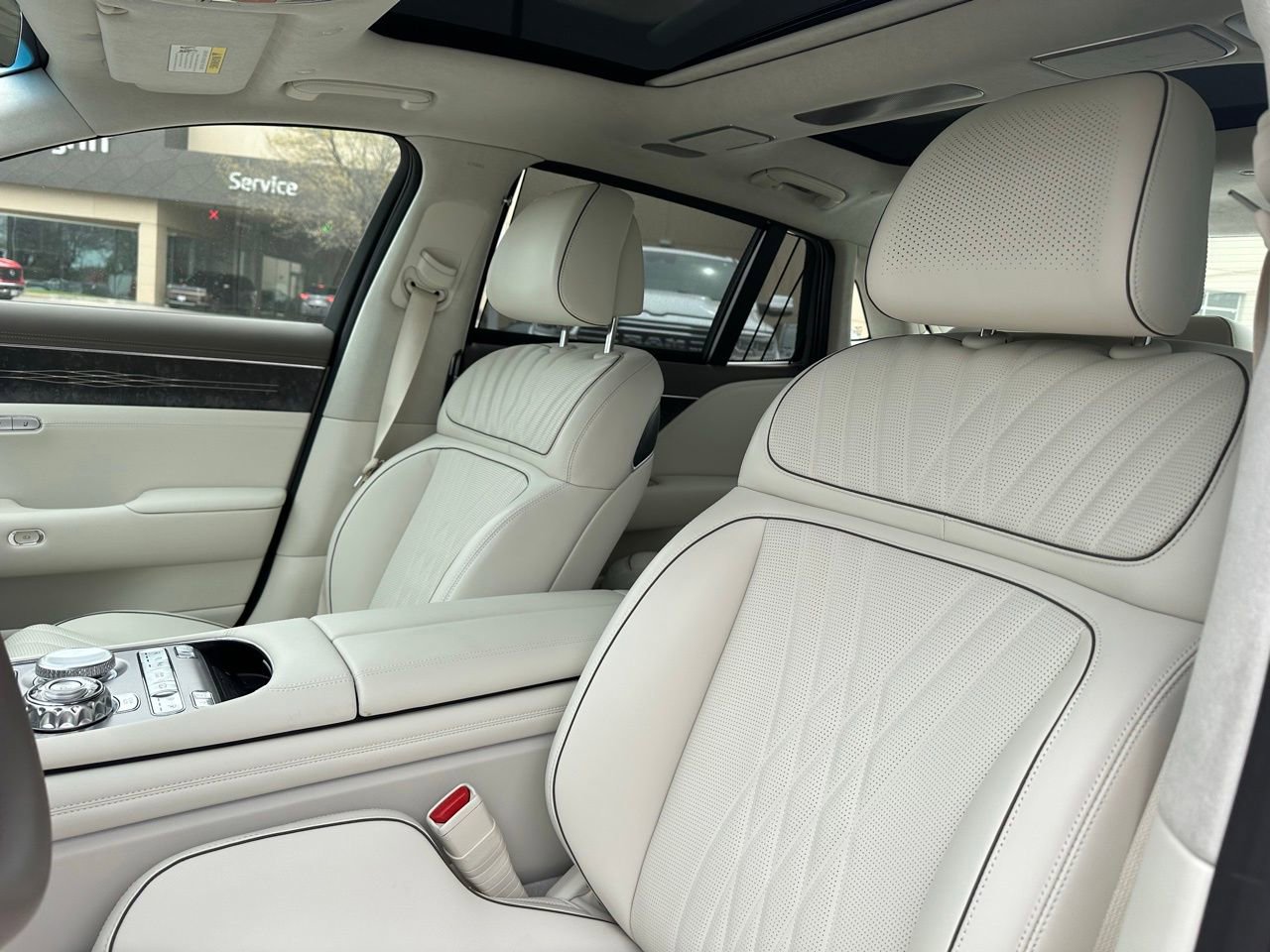 Used 2025 Genesis G90 3.5T image 24