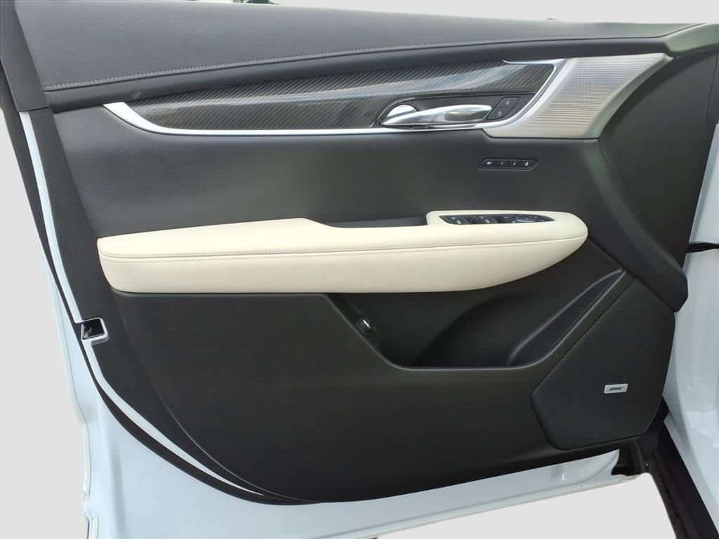 Used 2023 Cadillac XT6 Sport w/ Technology Package image 25