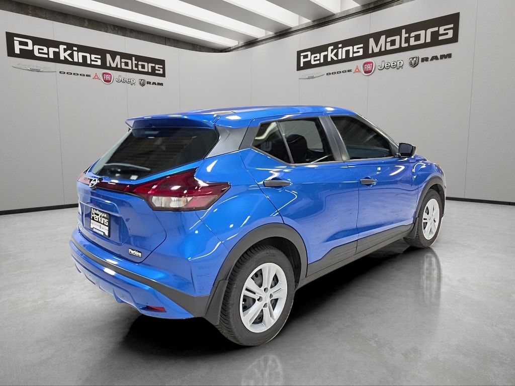 Used 2022 Nissan Kicks S w/ Interior Electronics Package FWD image 5