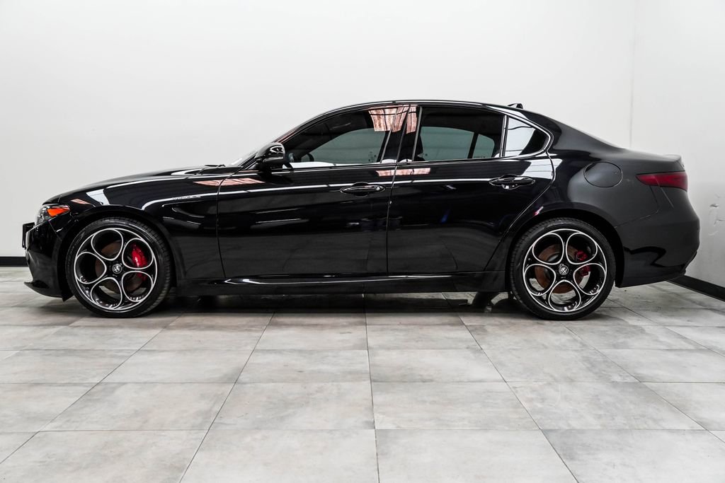 Used 2023 Alfa Romeo Giulia Veloce image 8