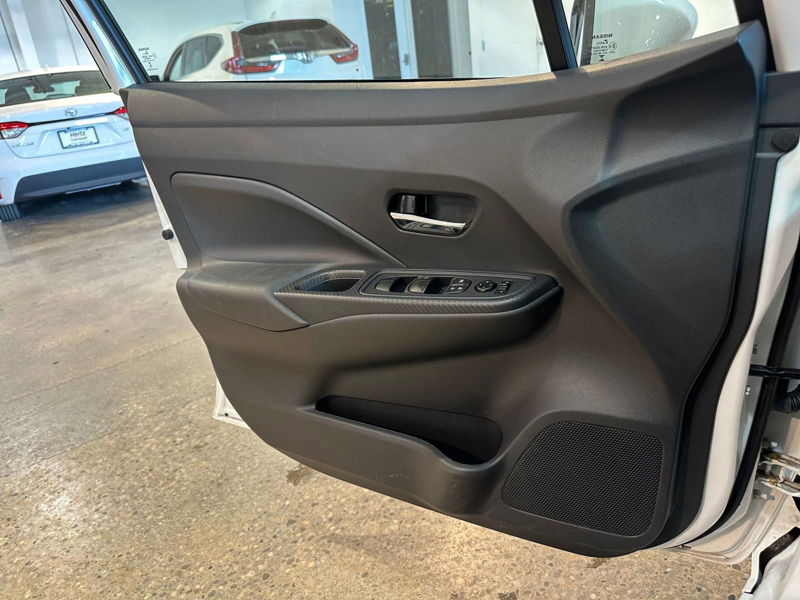 Used 2025 Nissan Versa SV image 18