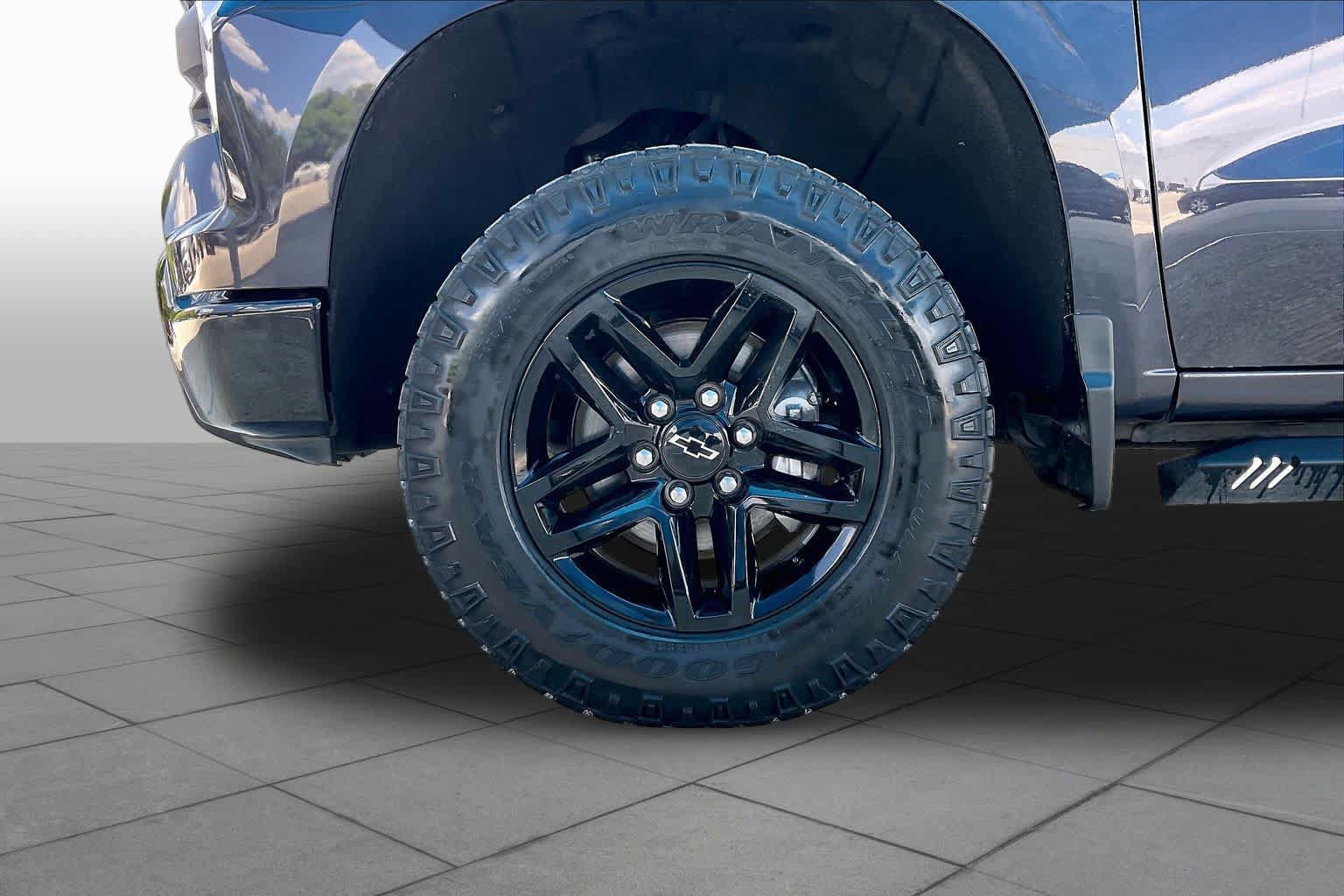 Used 2022 Chevrolet Silverado 1500 Custom Trail Boss AWD/4WD image 11