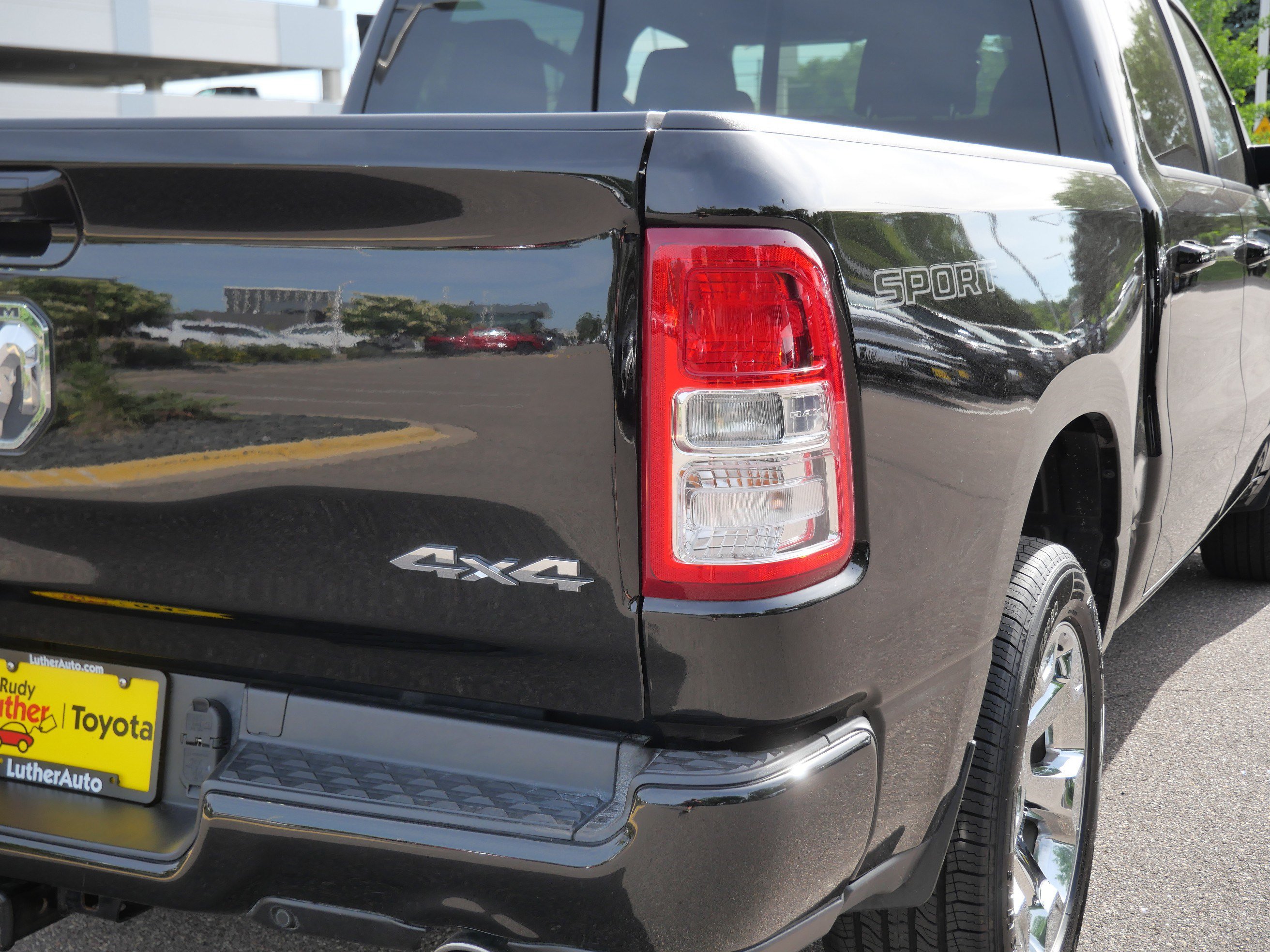 Used 2022 RAM 1500 Big Horn AWD/4WD image 17