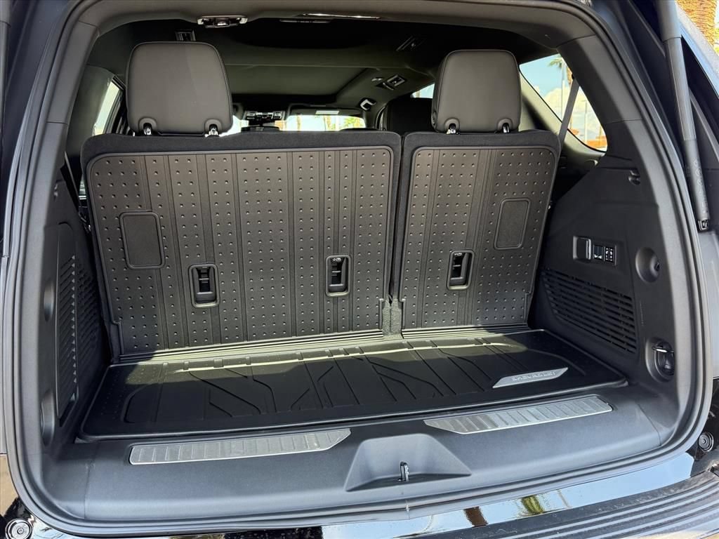 New 2026 Chevrolet Tahoe Premier w/ Sun And Tow Package AWD/4WD image 8