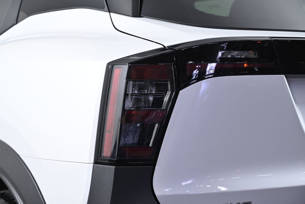 Used 2025 Nissan Kicks SV w/ SV Premium Package image 8