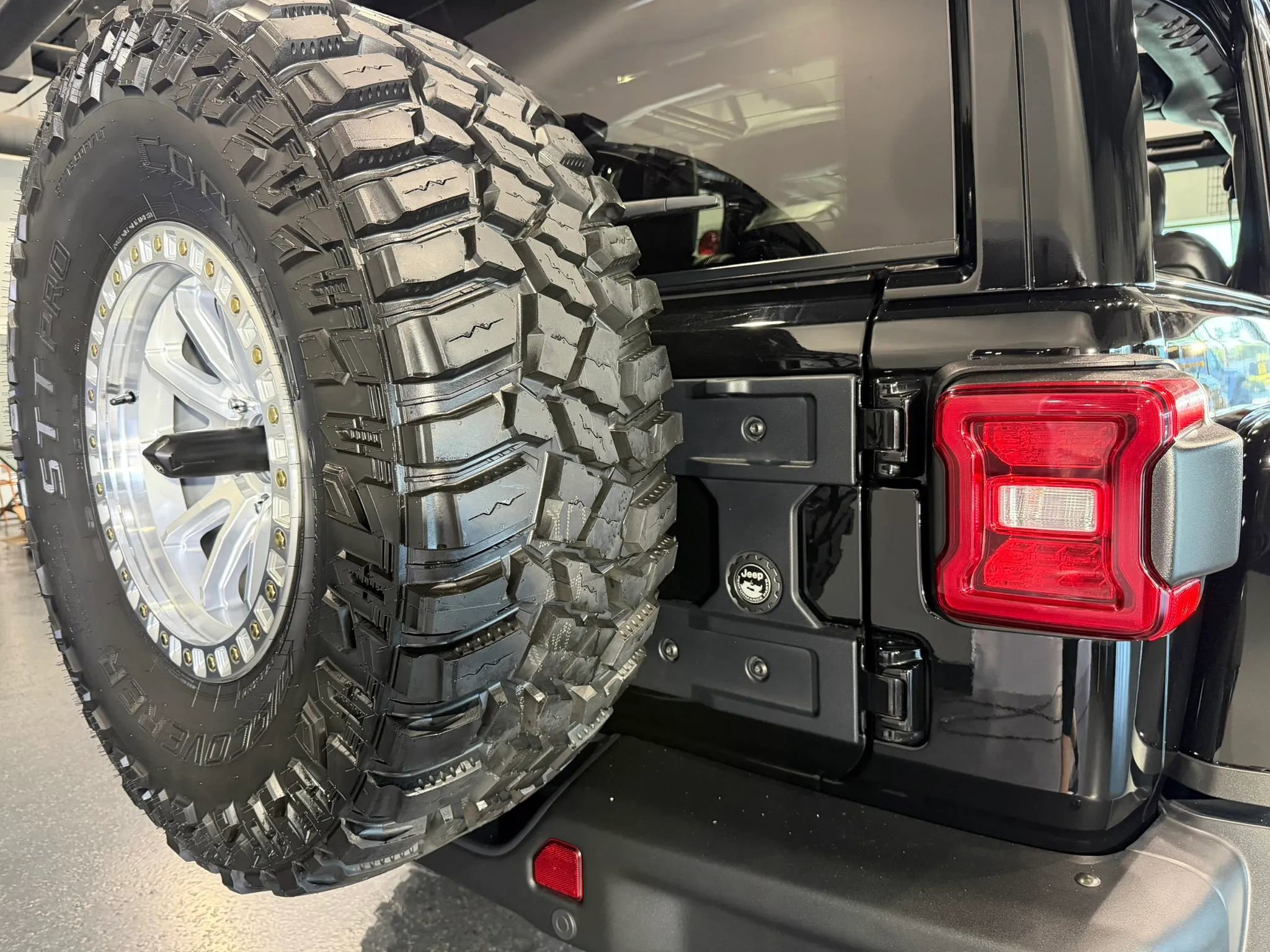 Used 2024 Jeep Wrangler Unlimited Rubicon image 15