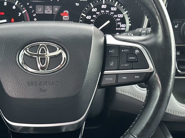 Certified 2021 Toyota Highlander XLE FWD image 11