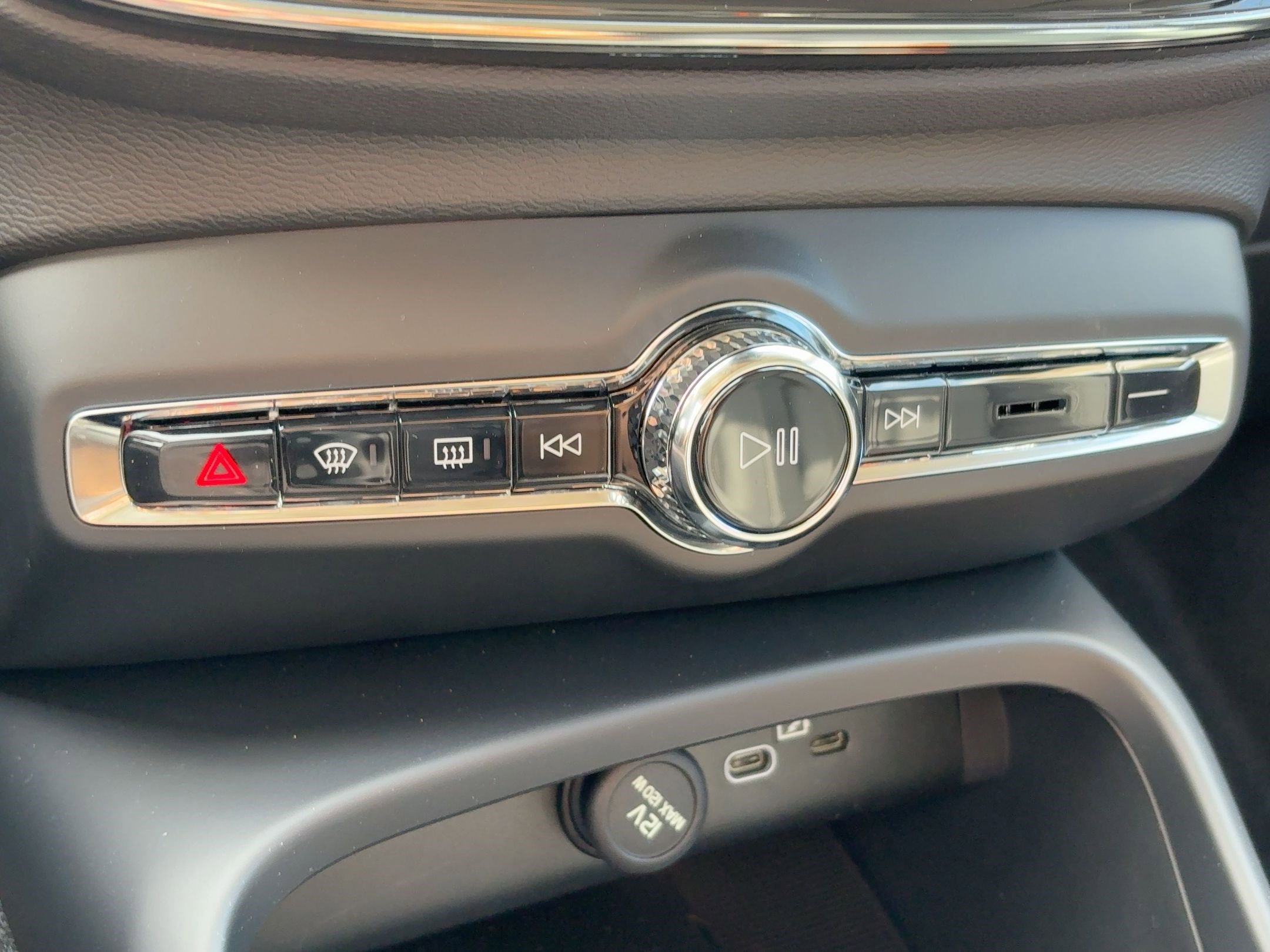 New 2026 Volvo XC40 B5 Core w/ Protection Package image 16