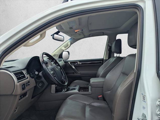 Used 2018 Lexus GX 460 Premium w/ Premium Package AWD/4WD image 12