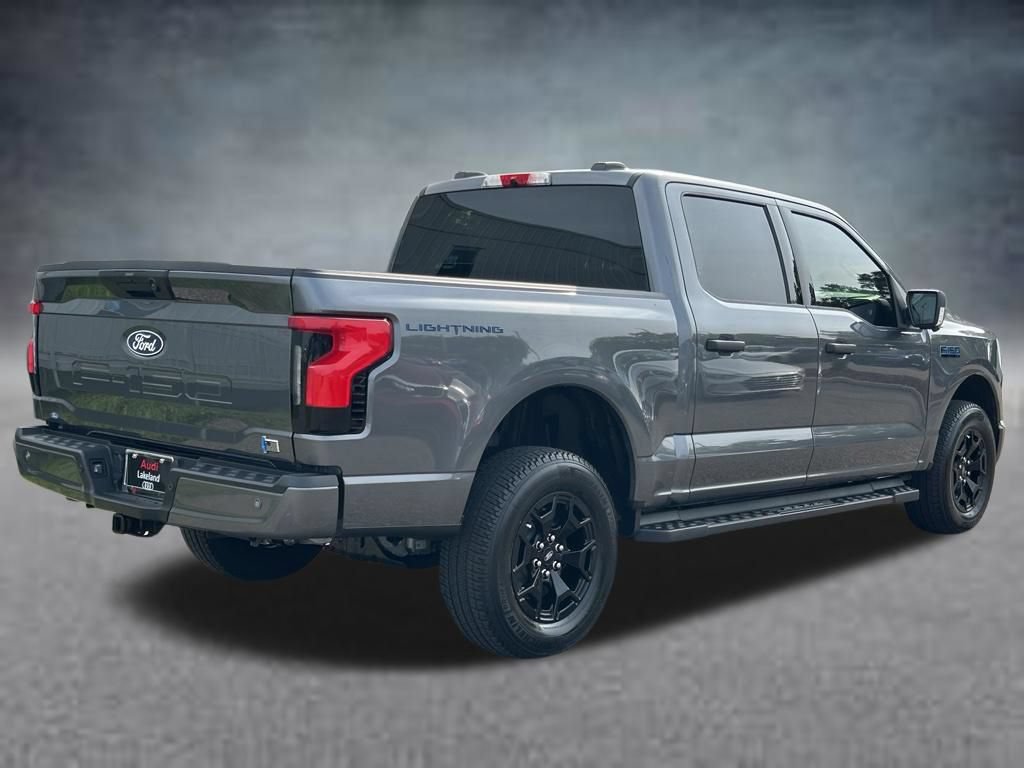 Used 2025 Ford F150 Lightning XLT AWD/4WD image 5