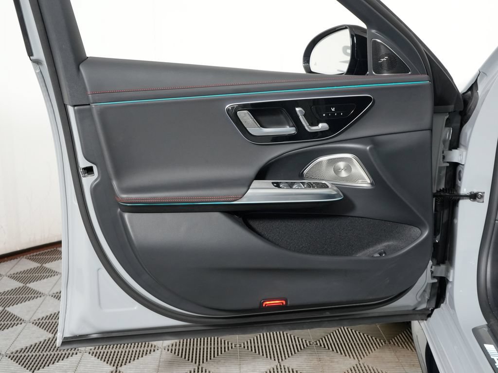 Certified 2025 Mercedes-Benz E 53 AMG e 4MATIC Sedan image 28