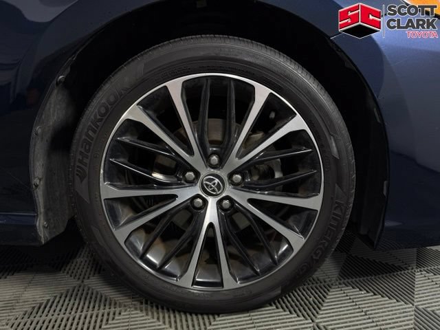 Used 2020 Toyota Camry SE w/ Convenience Package FWD image 12