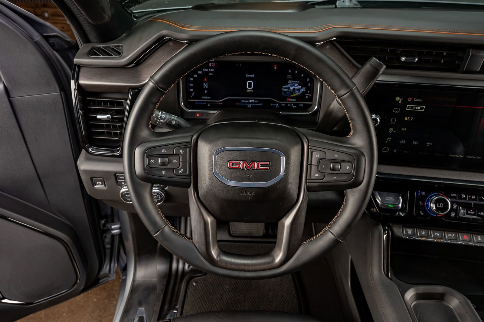 Used 2025 GMC Sierra 2500 AT4 w/ AT4 Premium Plus Package image 18