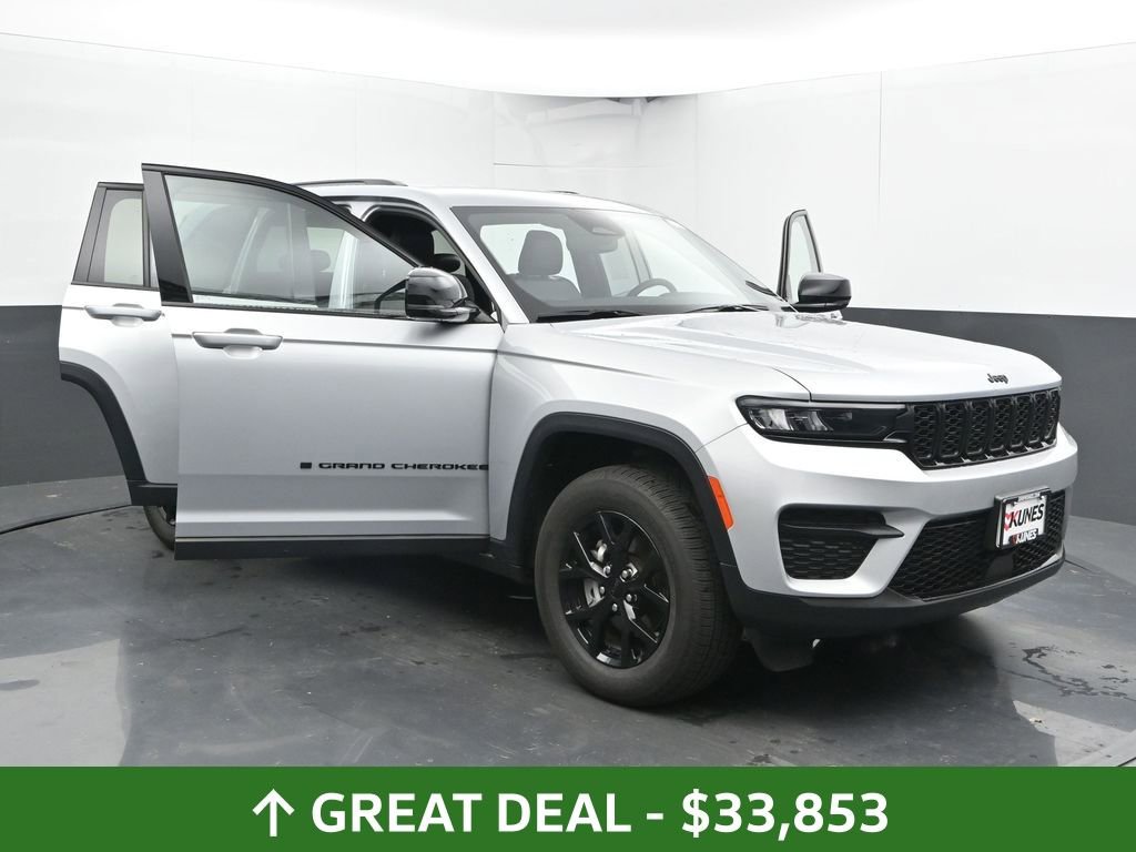 Used 2024 Jeep Grand Cherokee Altitude image 55