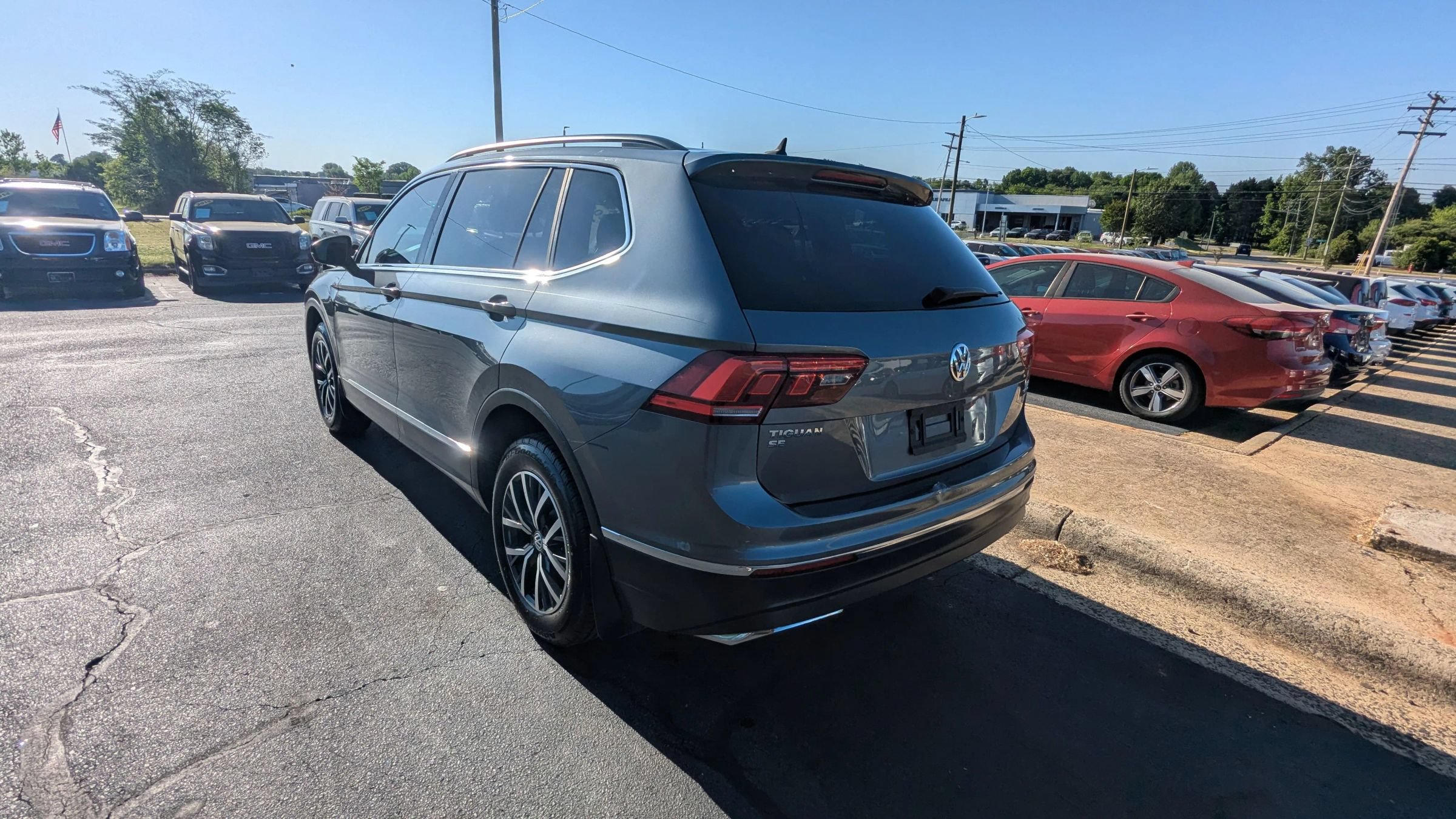 Used 2018 Volkswagen Tiguan SE w/ Panoramic Sunroof Package AWD/4WD image 5