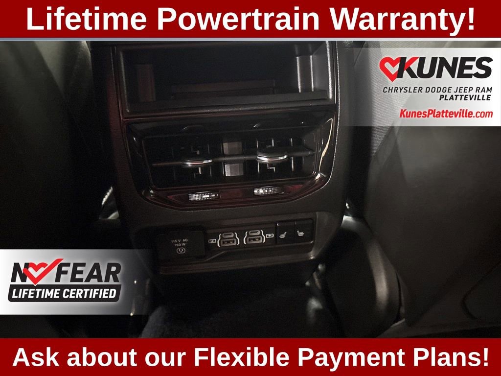 Used 2025 Jeep Grand Cherokee Limited w/ Black Appearance Package image 19