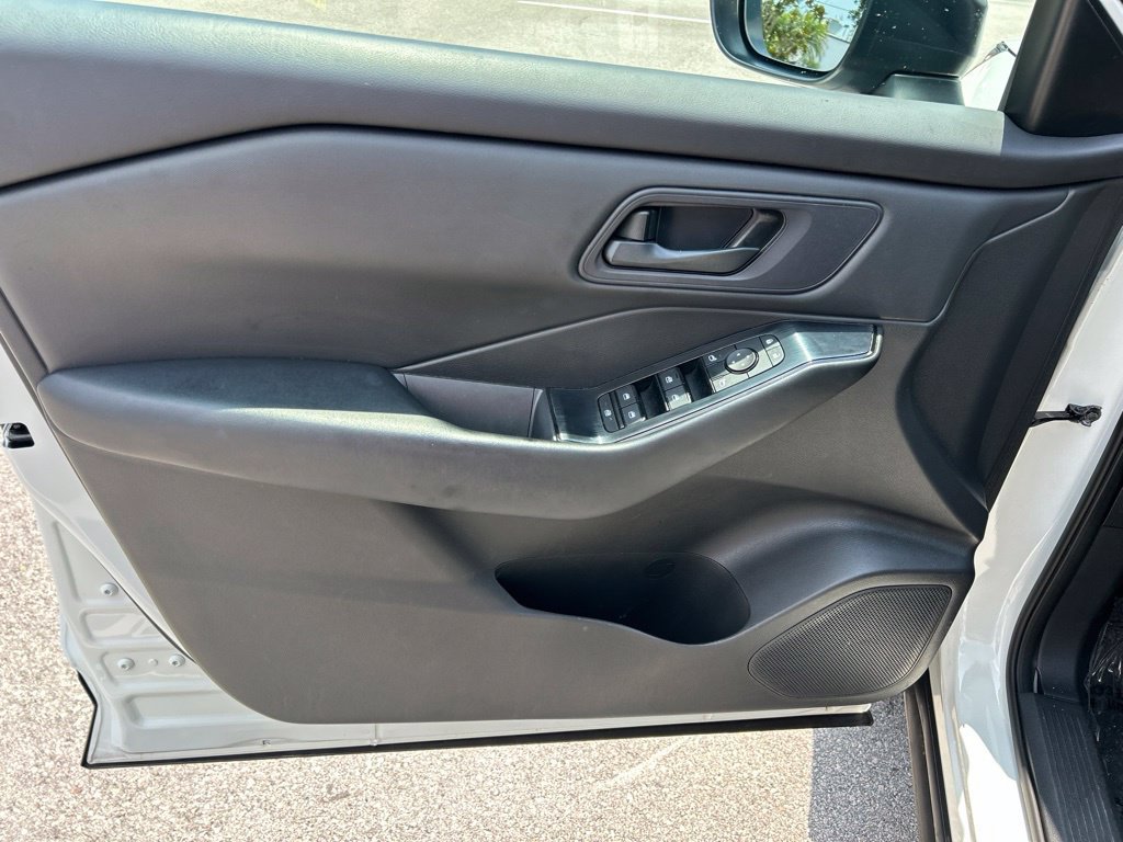 Certified 2024 Nissan Rogue S FWD image 18