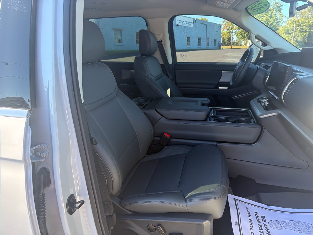 Used 2026 Ford Expedition Active AWD/4WD image 14